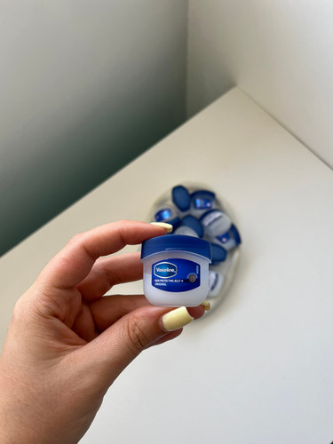 بالم لب وازلین